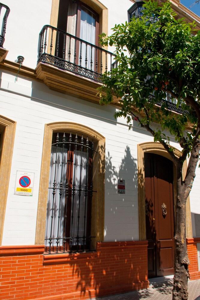 El Escondite De María *